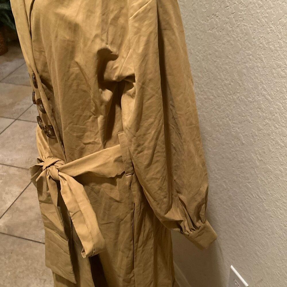 The Lulo Project Guatape Trench Coat Camel Tan Chic Fall Contemporary Size M NWT - Picture 9 of 14